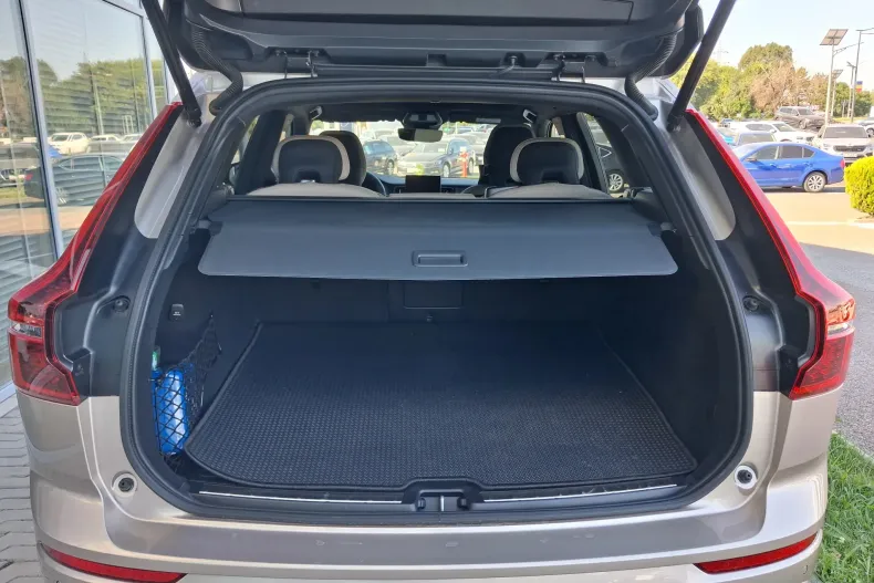 Volvo XC60 din 2026 cu 3.167 km - oferta VOL242361 - foto 8