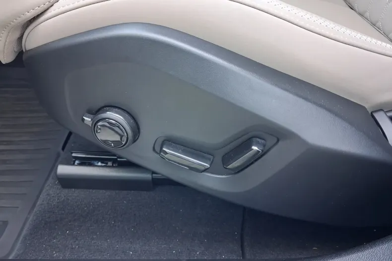 Volvo XC60 din 2026 cu 3.167 km - oferta VOL242361 - foto 15