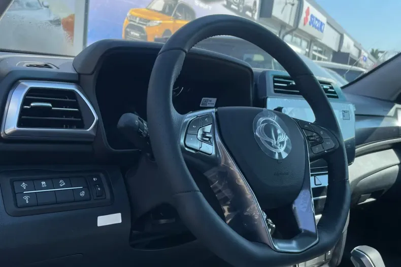 KGM Tivoli din 2025 cu 9 km - oferta KGM242367 - foto 9