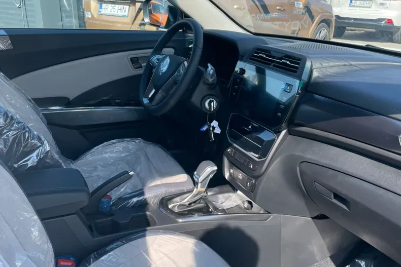 KGM Tivoli din 2025 cu 9 km - oferta KGM242367 - foto 10