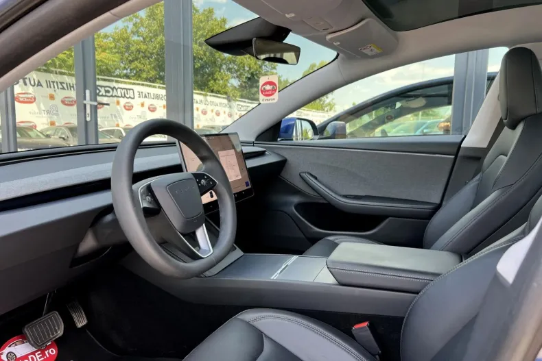 Tesla Model 3 din 2025 cu 42.248 km - oferta TES242376 - foto 5