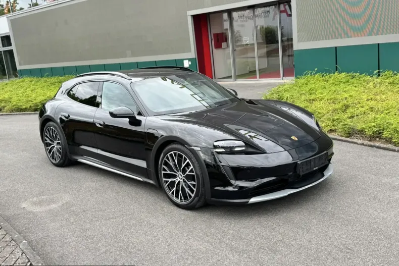 Porsche Taycan din 2022 cu 84.000 km - oferta POR242395 - foto 1