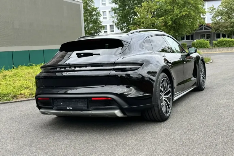 Porsche Taycan din 2022 cu 84.000 km - oferta POR242395 - foto 4