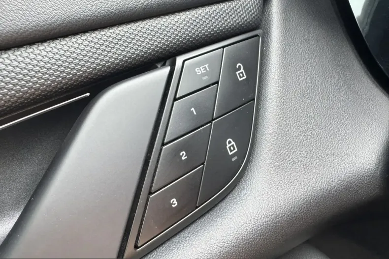Porsche Taycan din 2022 cu 84.000 km - oferta POR242395 - foto 14