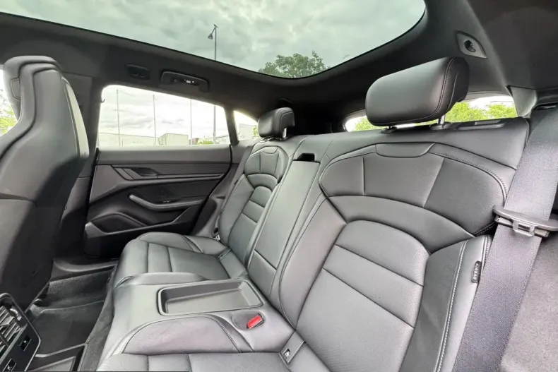 Porsche Taycan din 2022 cu 84.000 km - oferta POR242395 - foto 18