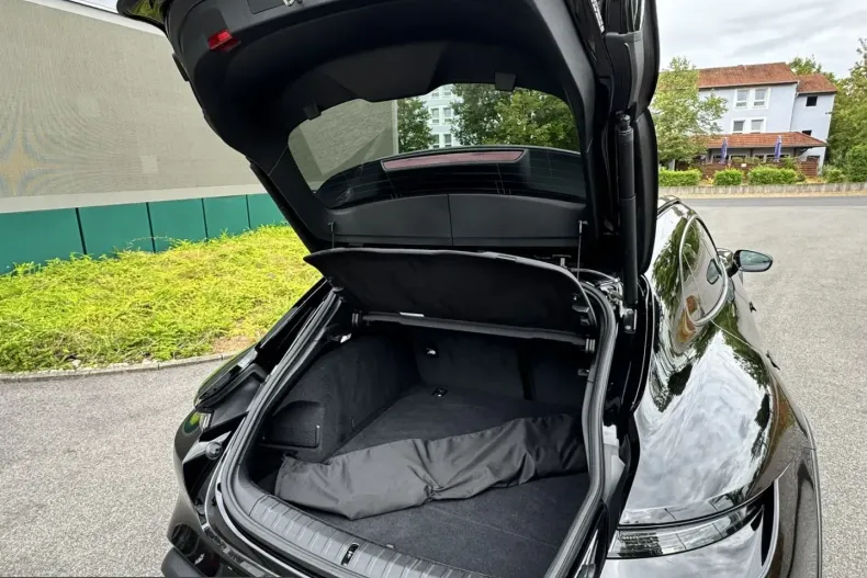 Porsche Taycan din 2022 cu 84.000 km - oferta POR242395 - foto 19