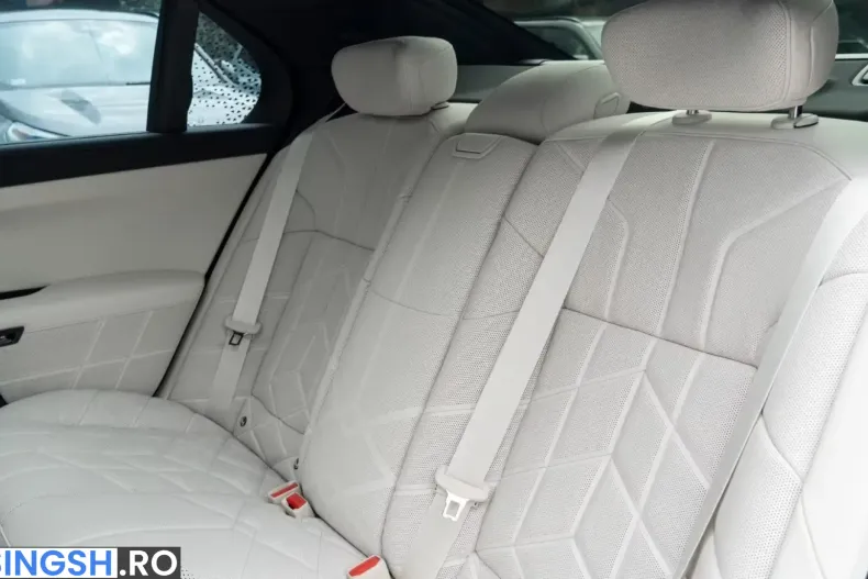 BMW 740 (Seria 7) din 2025 cu 16.500 km - oferta BMW242398 - foto 20