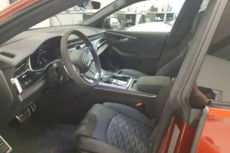 Audi RSQ8 din 2025 cu 1.552 km - oferta AUD242401 - foto 2