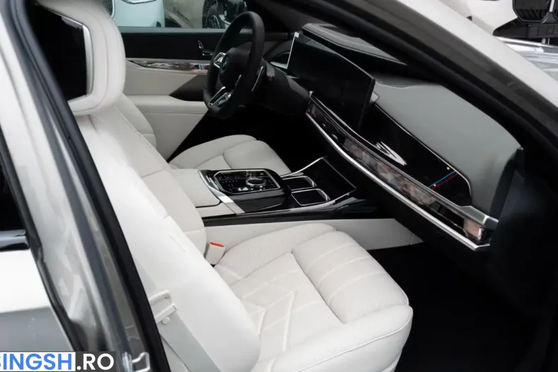 BMW 740 (Seria 7) din 2025 cu 13.500 km - oferta BMW242406 - foto 13