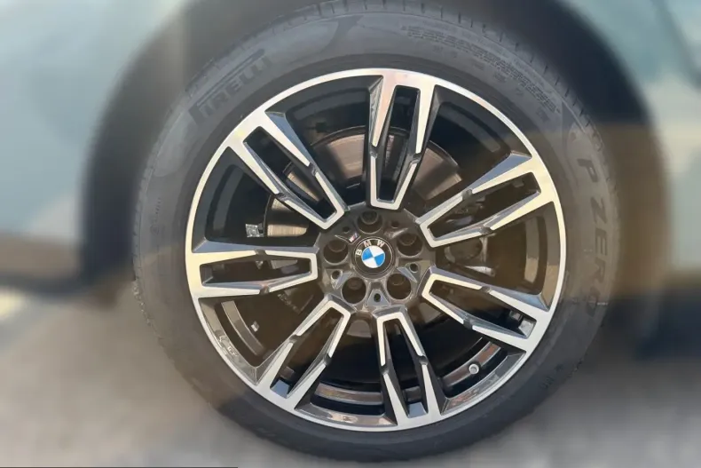 BMW 550 (Seria 5) din 2025 cu 14.400 km - oferta BMW242411 - foto 7