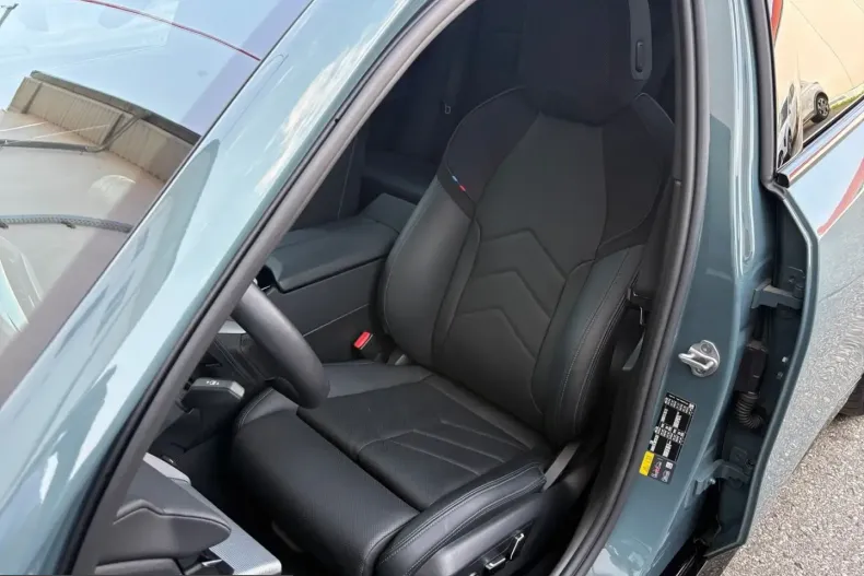 BMW 550 (Seria 5) din 2025 cu 14.400 km - oferta BMW242411 - foto 9