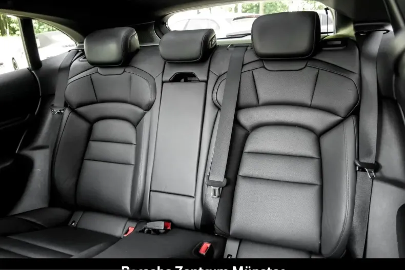 Porsche Taycan din 2023 cu 53.850 km - oferta POR242430 - foto 9