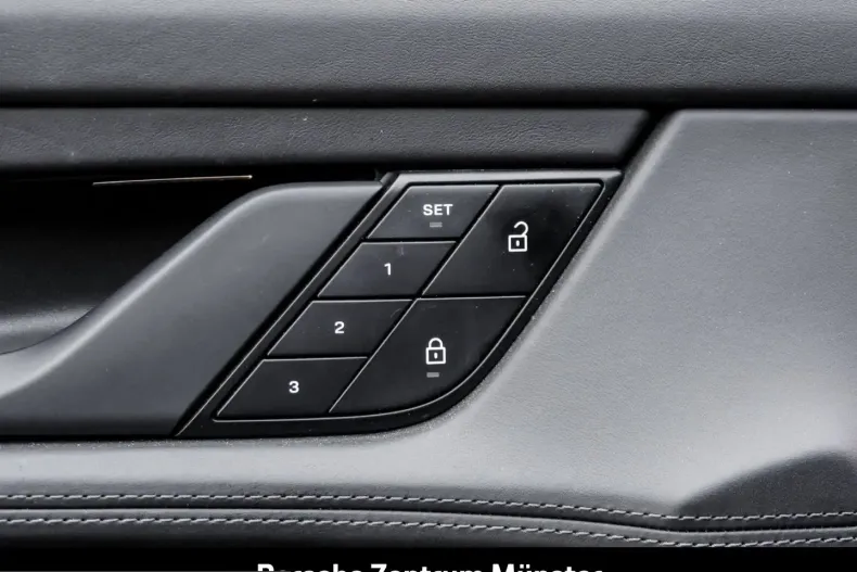 Porsche Taycan din 2023 cu 53.850 km - oferta POR242430 - foto 14