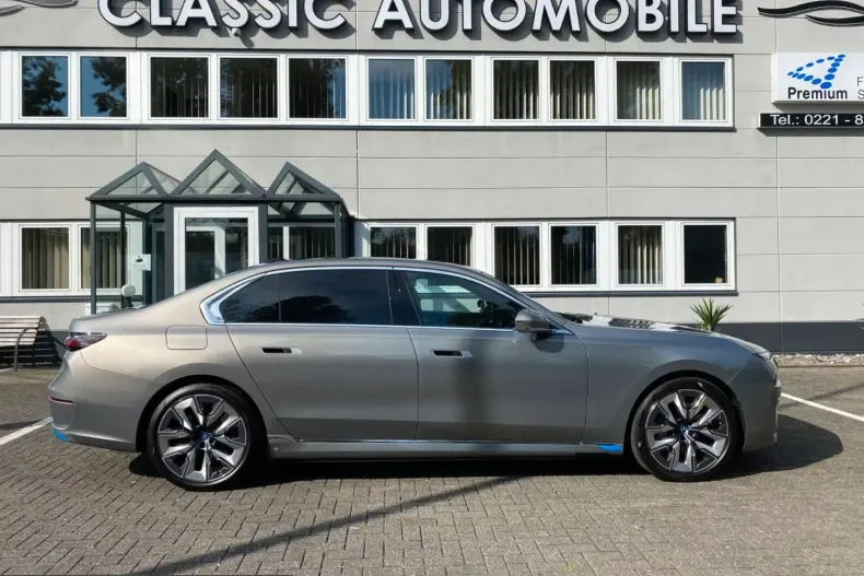 BMW i7 (Seria 7) din 2022 cu 7.258 km - oferta BMW242431 - foto 4