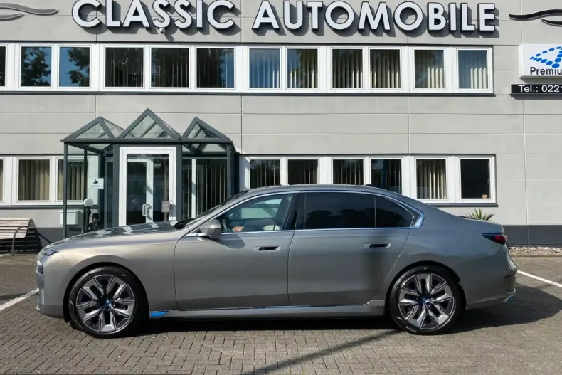 BMW i7 (Seria 7) din 2022 cu 7.258 km - oferta BMW242431 - foto 5