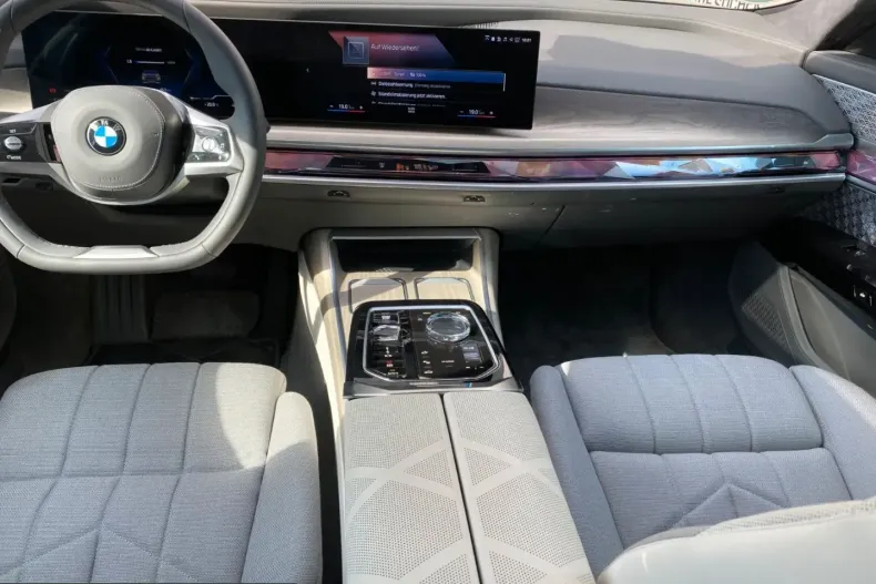 BMW i7 (Seria 7) din 2022 cu 7.258 km - oferta BMW242431 - foto 9