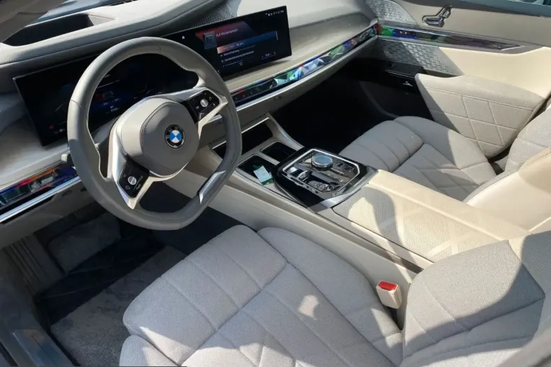 BMW i7 (Seria 7) din 2022 cu 7.258 km - oferta BMW242431 - foto 10