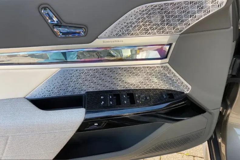 BMW i7 (Seria 7) din 2022 cu 7.258 km - oferta BMW242431 - foto 12