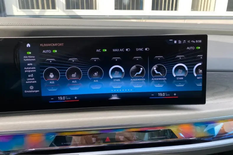 BMW i7 (Seria 7) din 2022 cu 7.258 km - oferta BMW242431 - foto 19