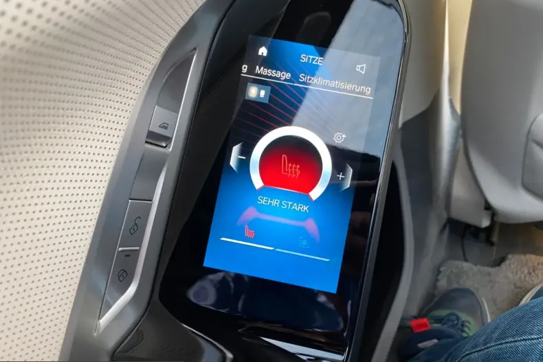 BMW i7 (Seria 7) din 2022 cu 7.258 km - oferta BMW242431 - foto 22