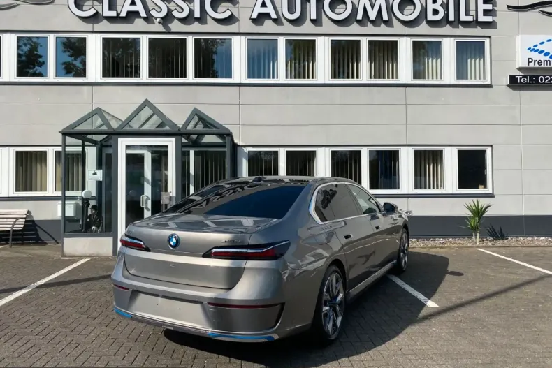 BMW i7 (Seria 7) din 2022 cu 7.258 km - oferta BMW242431 - foto 24