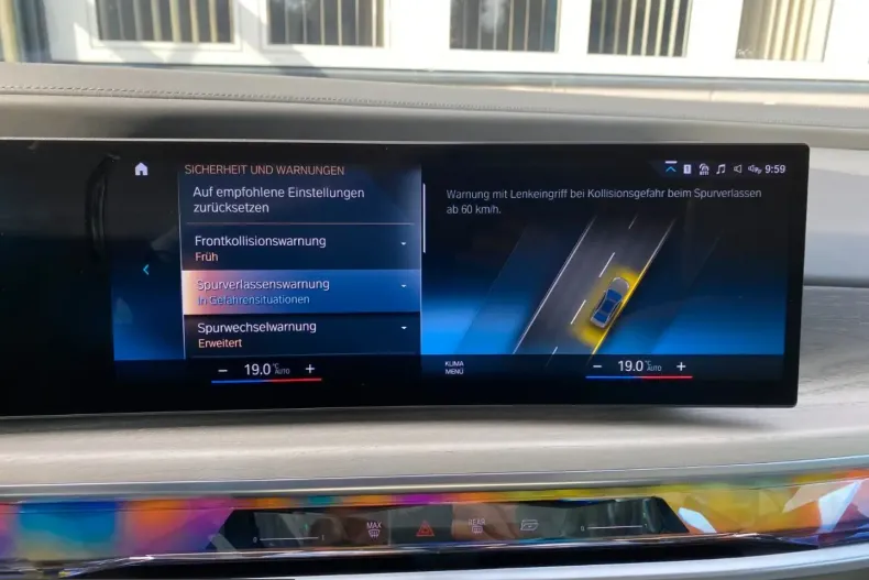 BMW i7 (Seria 7) din 2022 cu 7.258 km - oferta BMW242431 - foto 29