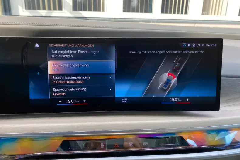 BMW i7 (Seria 7) din 2022 cu 7.258 km - oferta BMW242431 - foto 30