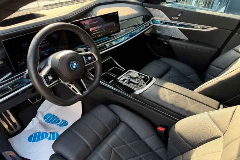 BMW 750 (Seria 7) din 2023 cu 17.188 km - oferta BMW242432 - foto 12