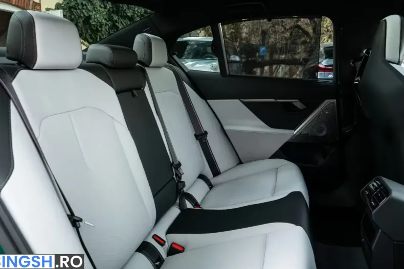 BMW M5 (Seria 5) din 2026 cu 8.100 km - oferta BMW242433 - foto 16
