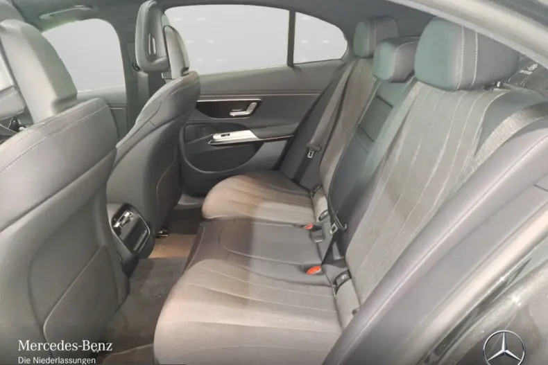 Mercedes-Benz E 220 (Clasa E) din 2025 cu 7.909 km - oferta MER242435 - foto 12