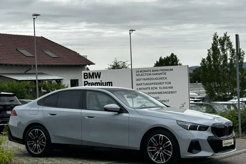 BMW 540 (Seria 5) din 2025 cu 12.741 km - oferta BMW242447 - foto 1