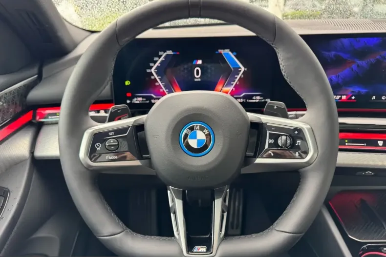 BMW 550 (Seria 5) din 2025 cu 24.829 km - oferta BMW242449 - foto 10