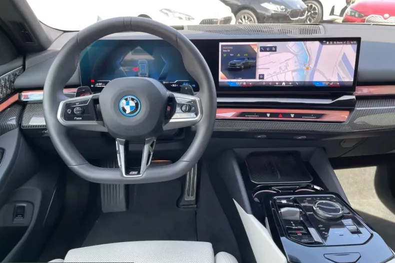 BMW 550 (Seria 5) din 2025 cu 20.413 km - oferta BMW242450 - foto 4