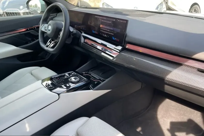 BMW 550 (Seria 5) din 2025 cu 20.413 km - oferta BMW242450 - foto 7