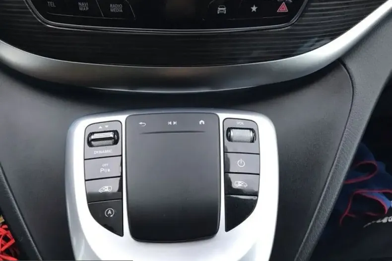 Mercedes-Benz V 300 (Clasa V) din 2022 cu 27.800 km - oferta MER242451 - foto 9