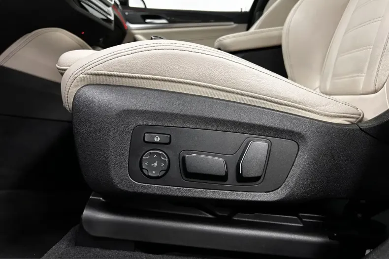 BMW X4 (Seria X) din 2025 cu 37.503 km - oferta BMW242466 - foto 35
