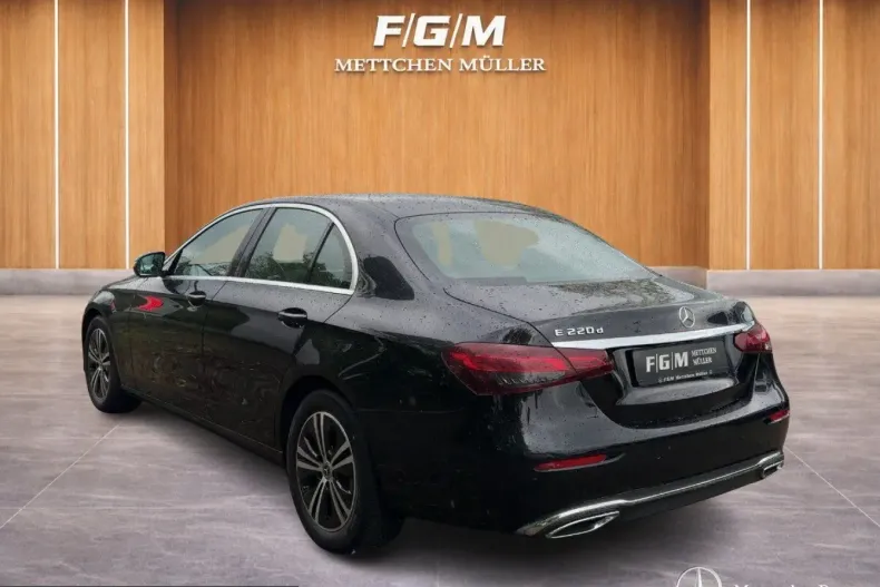 Mercedes-Benz E 220 (Clasa E) din 2022 cu 42.328 km - oferta MER242467 - foto 2