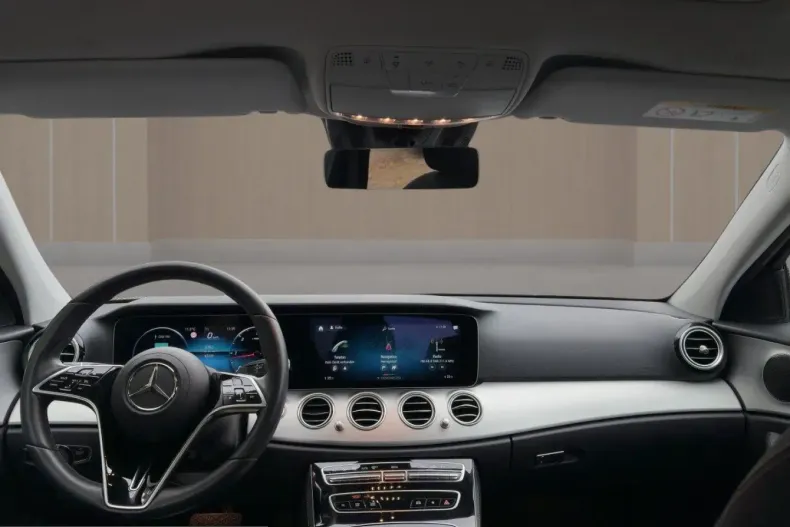 Mercedes-Benz E 220 (Clasa E) din 2022 cu 42.328 km - oferta MER242467 - foto 5