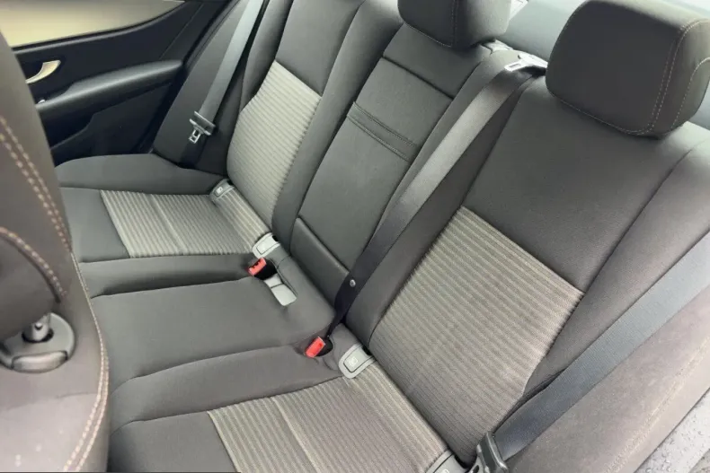 Mercedes-Benz E 220 (Clasa E) din 2022 cu 42.328 km - oferta MER242467 - foto 13