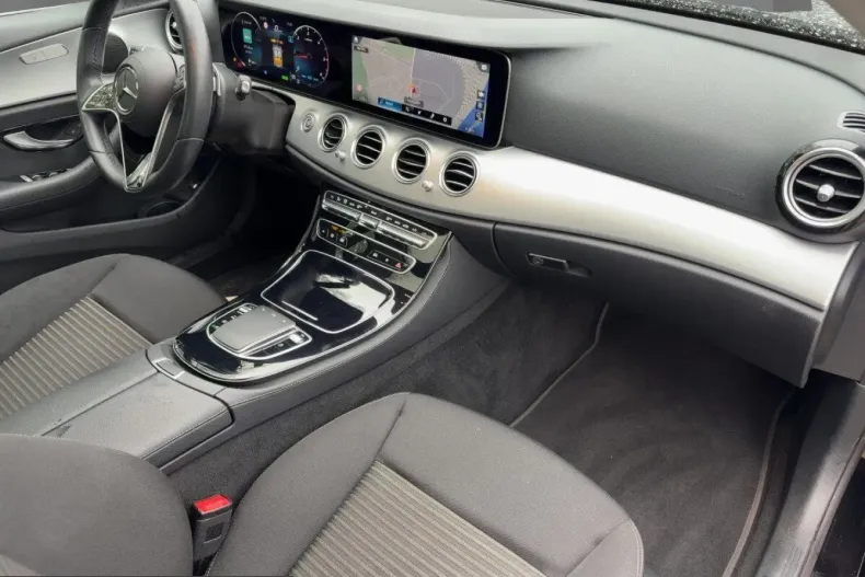 Mercedes-Benz E 220 (Clasa E) din 2022 cu 42.328 km - oferta MER242467 - foto 15
