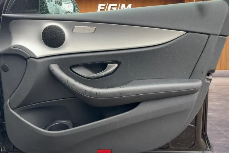 Mercedes-Benz E 220 (Clasa E) din 2022 cu 42.328 km - oferta MER242467 - foto 16