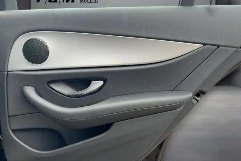 Mercedes-Benz E 220 (Clasa E) din 2022 cu 42.328 km - oferta MER242467 - foto 17