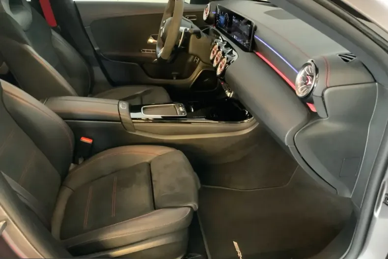 Mercedes-Benz CLA 45 AMG (Clasa CLA) din 2023 cu 48.482 km - oferta MER242477 - foto 14