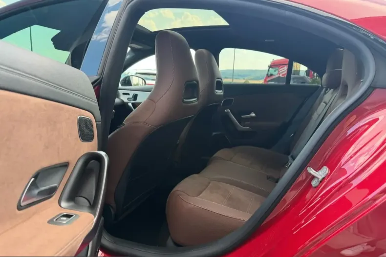 Mercedes-Benz CLA 45 AMG (Clasa CLA) din 2024 cu 36.800 km - oferta MER242478 - foto 10
