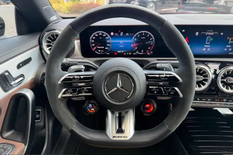Mercedes-Benz CLA 45 AMG (Clasa CLA) din 2024 cu 36.800 km - oferta MER242478 - foto 13