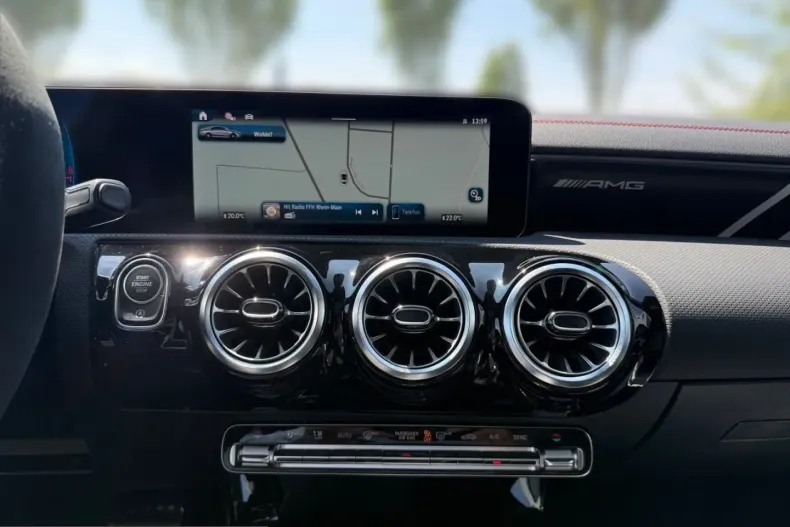 Mercedes-Benz CLA 45 AMG (Clasa CLA) din 2025 cu 3.132 km - oferta MER242480 - foto 9
