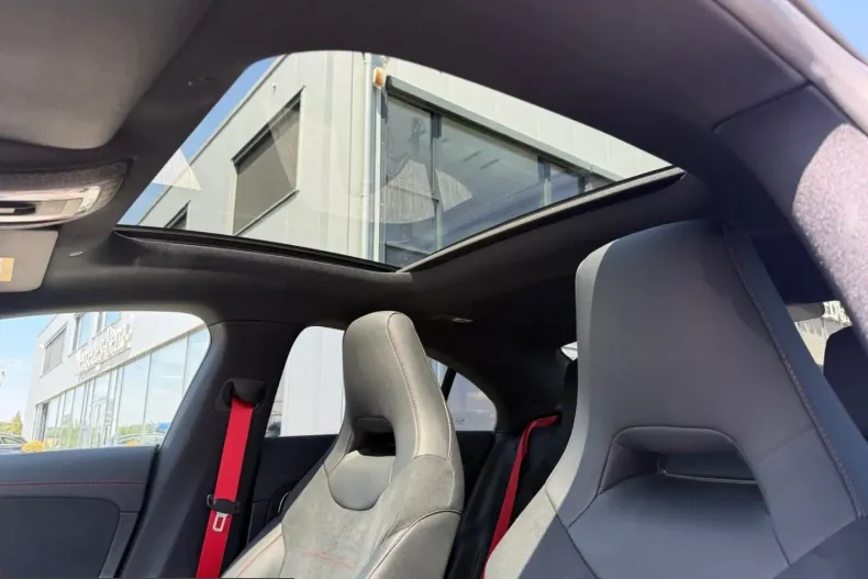 Mercedes-Benz CLA 45 AMG (Clasa CLA) din 2025 cu 3.132 km - oferta MER242480 - foto 15