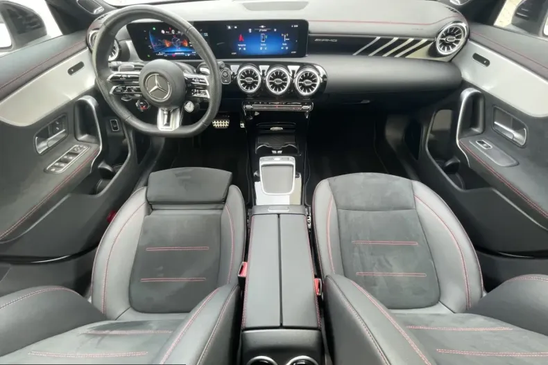 Mercedes-Benz CLA 35 AMG (Clasa CLA) din 2024 cu 37.225 km - oferta MER242484 - foto 11