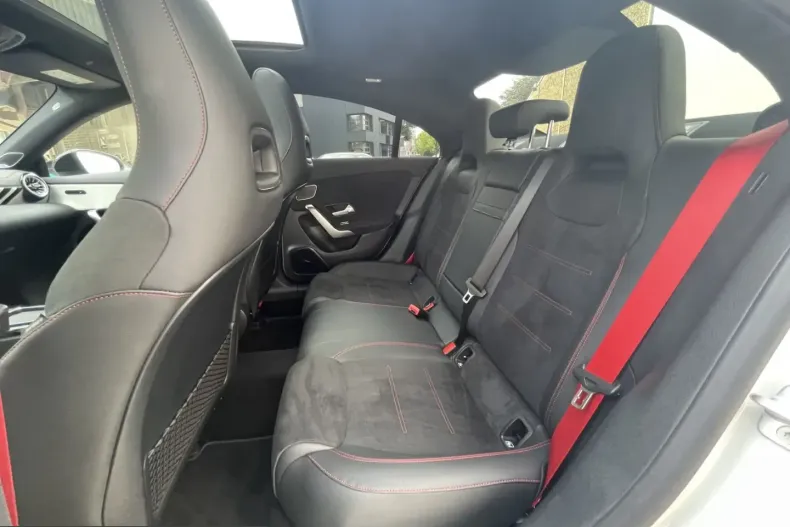 Mercedes-Benz CLA 35 AMG (Clasa CLA) din 2024 cu 37.225 km - oferta MER242484 - foto 16