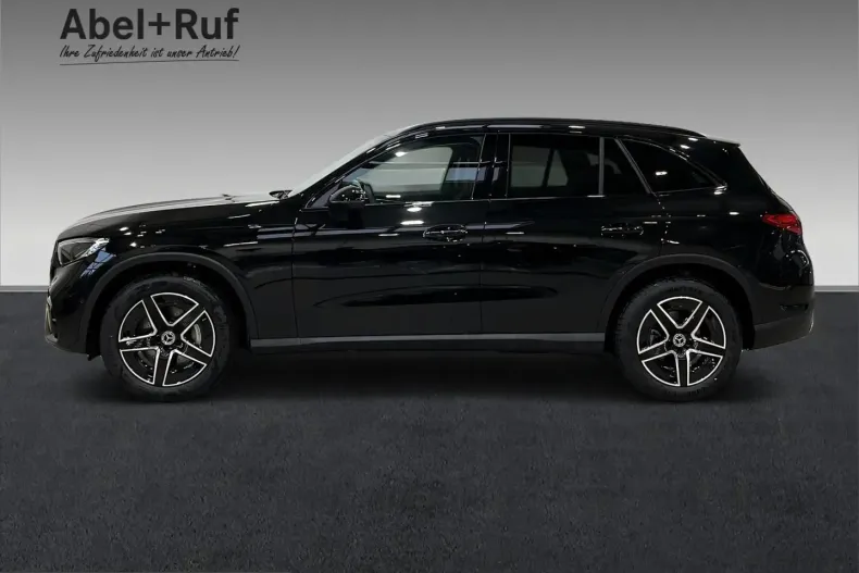 Mercedes-Benz GLC 200 (Clasa GLC) din 2025 cu 9.900 km - oferta MER242499 - foto 3